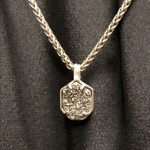 Kendra Scott necklace